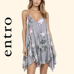 Entro Gray Floral Handkerchief Hem Cami Women’s Medium